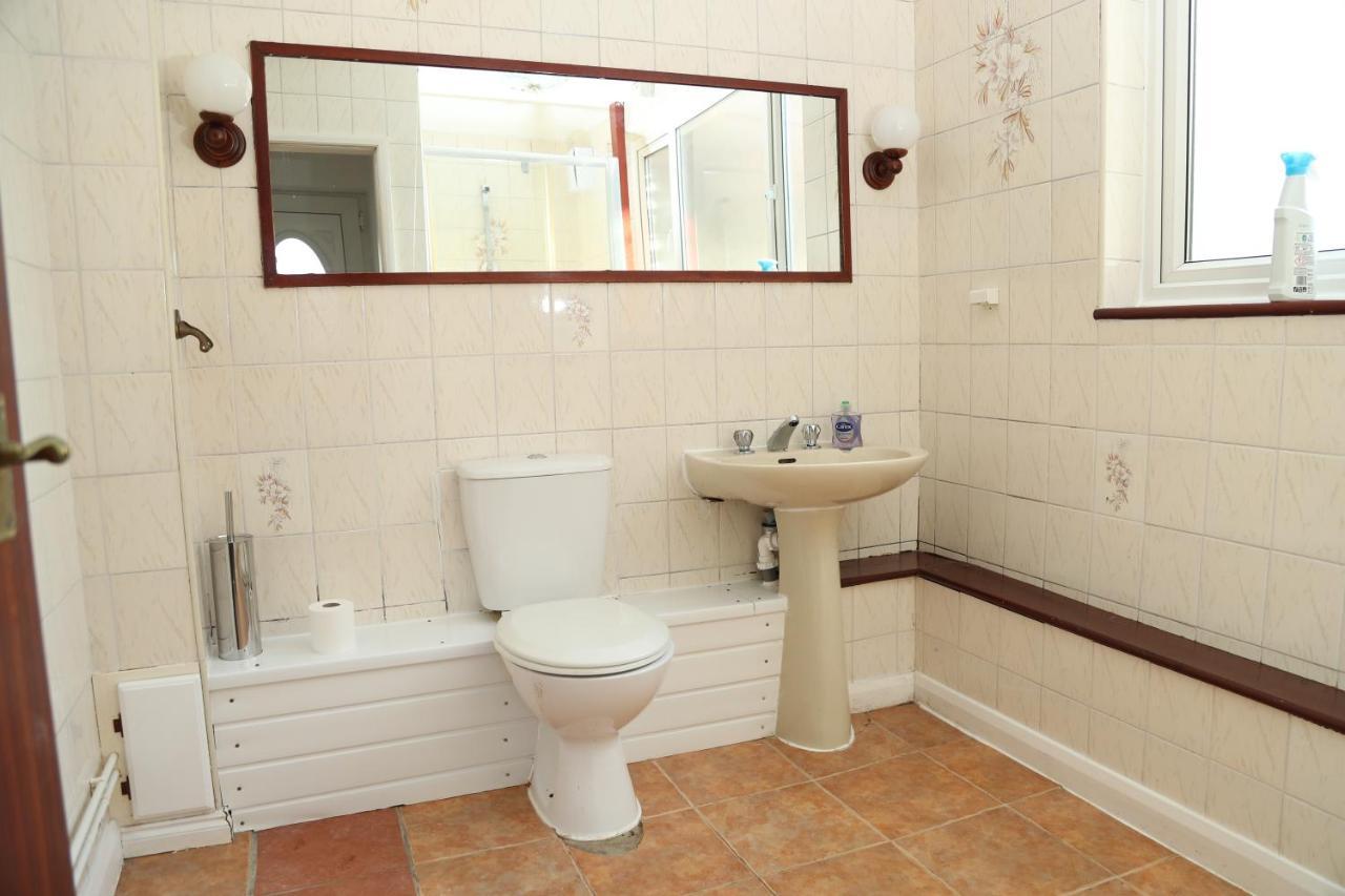 Cosy 3-Bed Bungalow Nec Airport Close To Amenities Birmingham Eksteriør billede